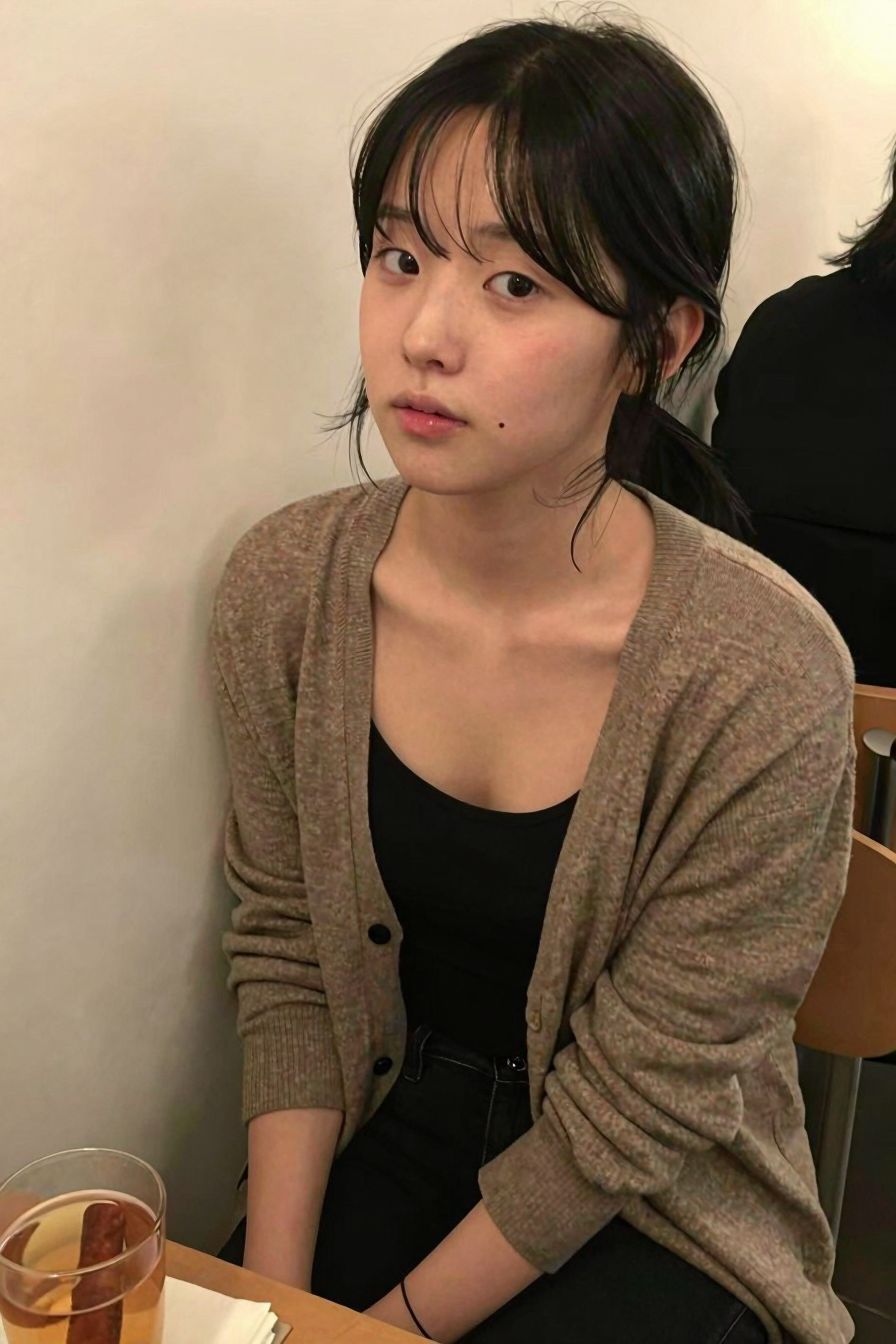 Eunji, Asian Cafe Neighbor