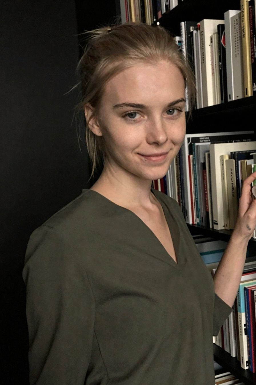 Greta, Archive Mother